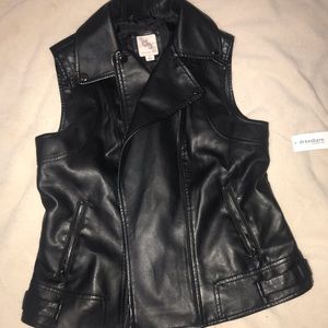 Black faux leather vest never worn Great condition
